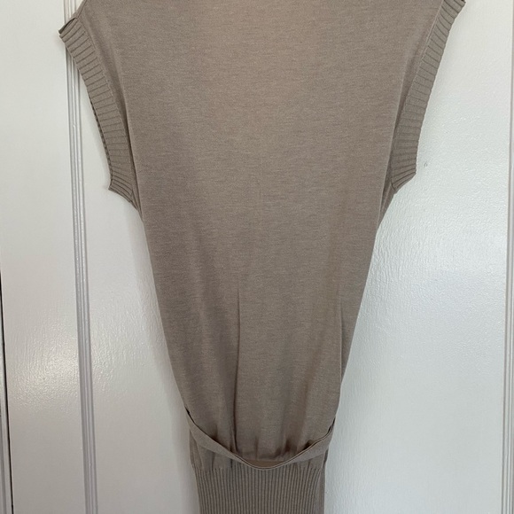 Banana Republic Silk-Blend Top - Picture 2 of 4